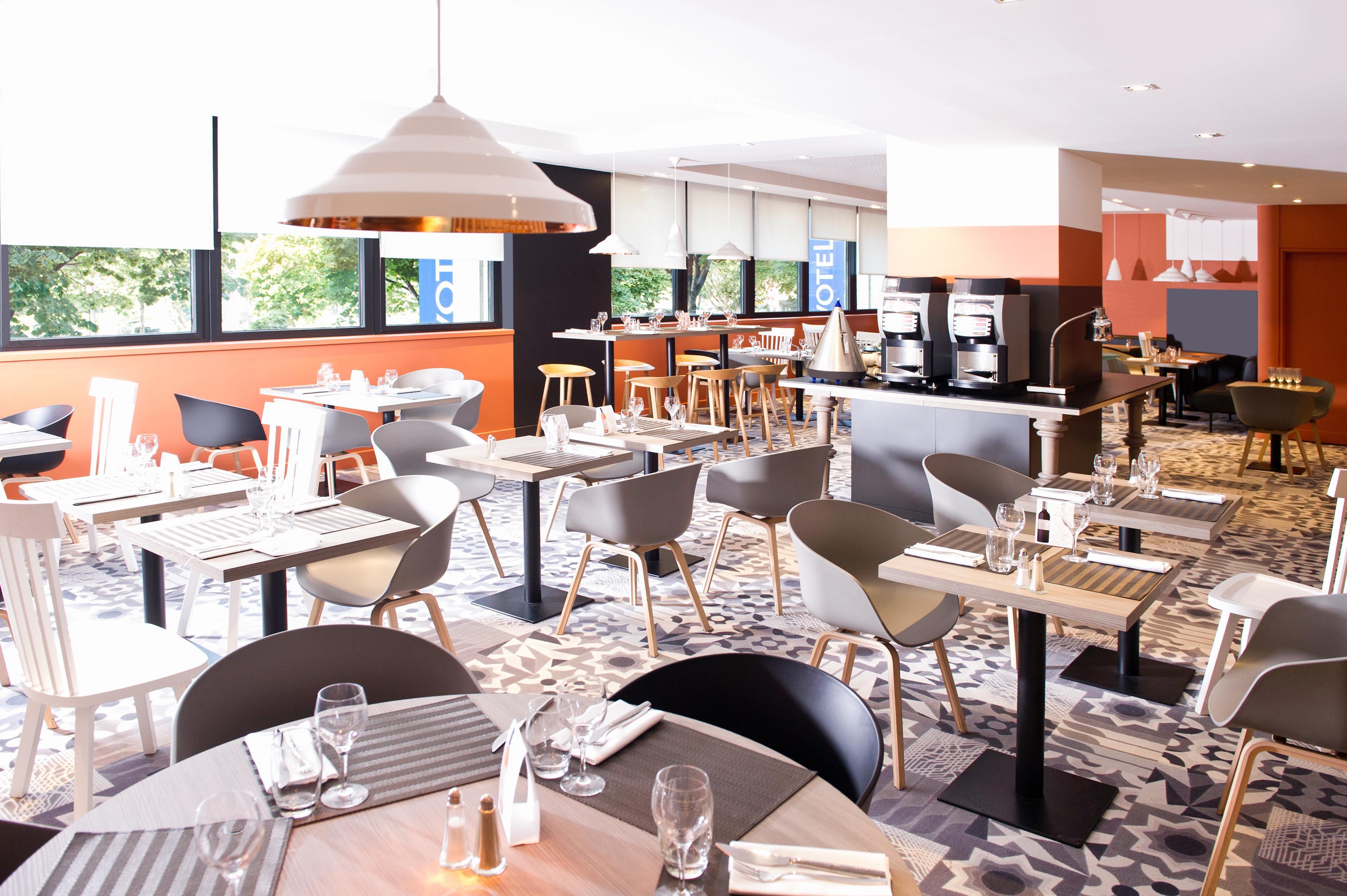 Novotel Centre Prado Velodrome Hotel 4*